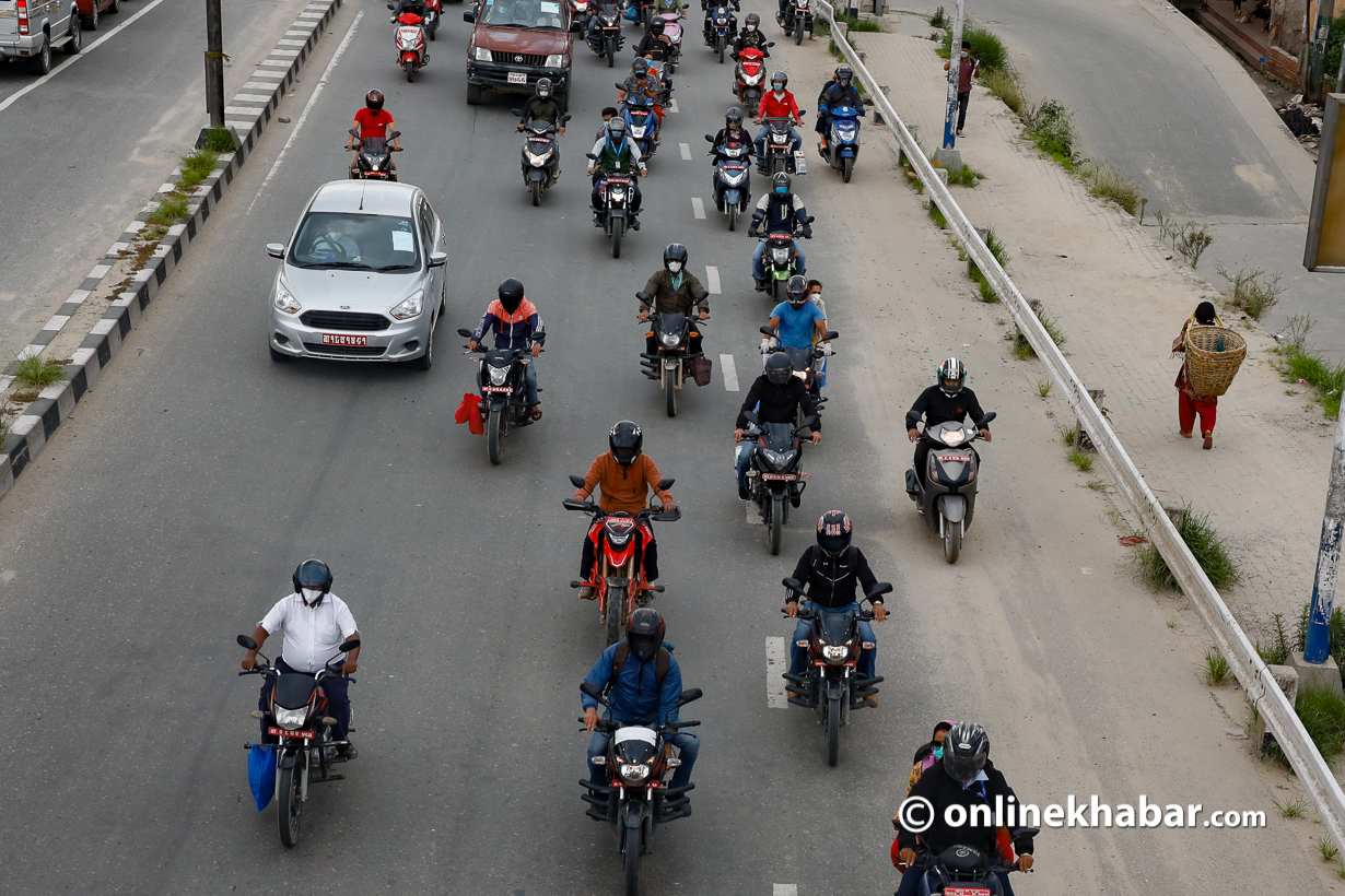 सवारी साधनमा फेरि जोर विजोर लागू, राति हिँडडुल गर्न रोक