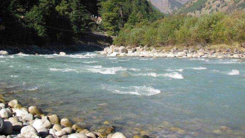 वर्षाले गर्दा अवरुद्ध भएको जल यातायात कालीगण्डकीमा पुनः शुरु