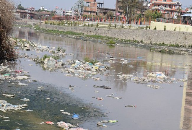 बागमतीमा फोहर फाल्नेलाई२३ हजार जरिवाना