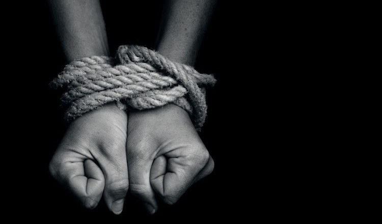 खुट्टा बाँधिएको अवस्थामा महिलाको शव फेला : धनुषामा