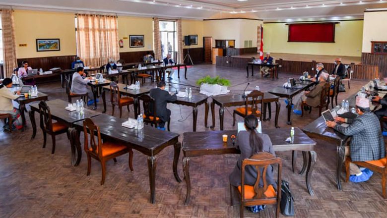 संविधानमै नभएको अधिकार प्रयोग गरेर संसद विघटन गरे प्रधानमन्त्रीले