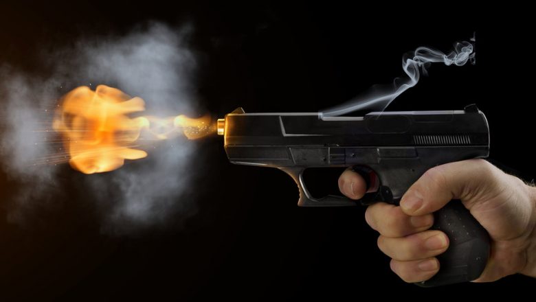 रोल्पामा एक महिलामाथि गोली प्रहार