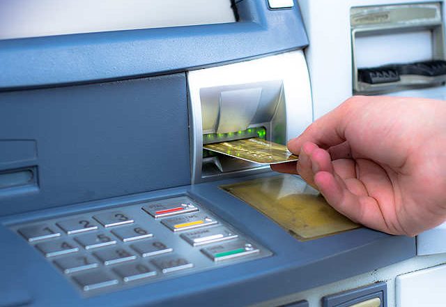 अन्तरबैंक एटीएम प्रयोगमा आजदेखि निःशुल्क नहुने, कति लाग्छ शुल्क ?