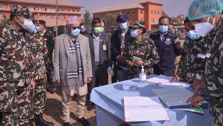 प्रधानमन्त्री ओलीद्वारा वीरेन्द्र अस्पतालको खोप केन्द्र अवलोकन