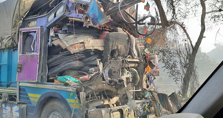 सिम्लेमा ट्रक दुर्घटना हुँदा २ जनाको मृत्यु
