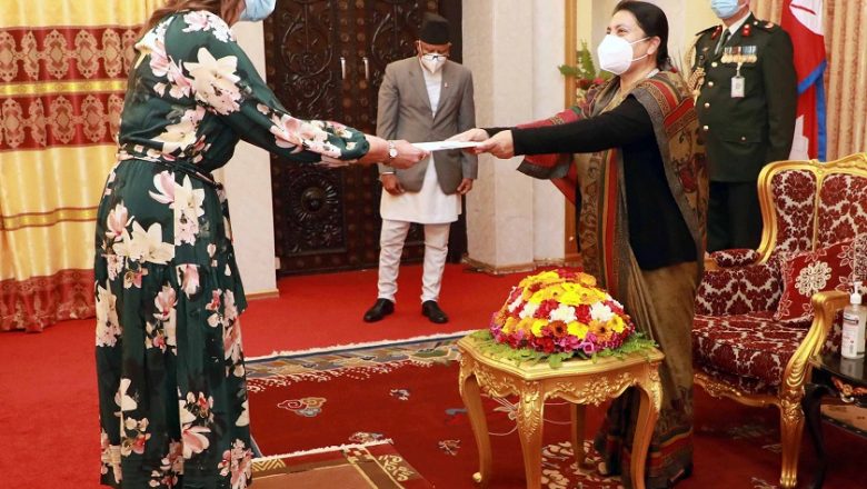 राजदूतद्वारा ओहोदाको प्रमाणपत्र पेश