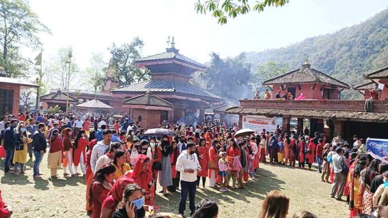 पोखराका विभिन्न शिवालयमा भक्तजनहरुको घुइँचो