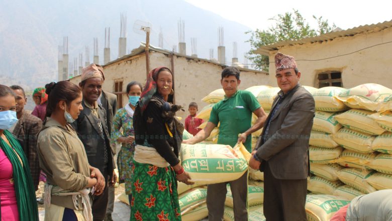 आफ्नै बारीमा फलफूलको एउटा बिरूवा रोपेबापत् किसानले पाउँछन् ५ किलो चामल