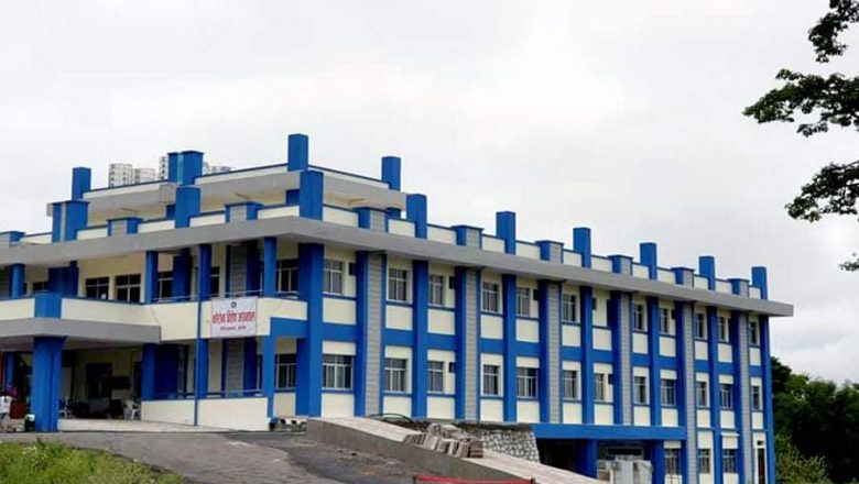 चौतर्फी आलोचनापछि कर्णाली प्रदेश अस्पतालले भन्यो – जटिल खालका बिरामी मात्र अस्पताल आउनुहोला