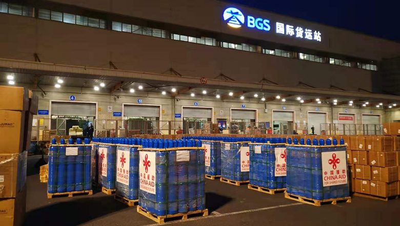 ४०० वटा अक्सिजन सिलिन्डर चीनबाट नेपाल ल्याइयो