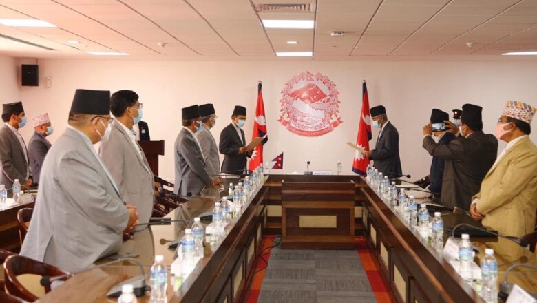 राष्ट्रिय योजना आयोगका उपाध्यक्ष पौडेलले लिए सपथ