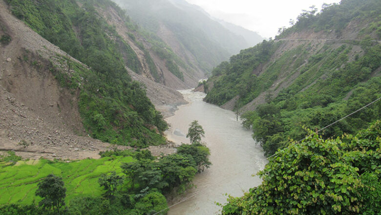 बाजुरामा बुढीगंगा नदी आंशिक थुनियो, सतर्क रहन आग्रह
