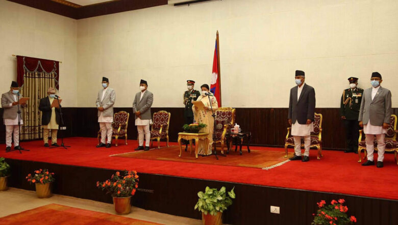 गण्डकी र लुम्बिनीका प्रदेश प्रमुखले लिए पद तथा गोपनीयताको सपथ