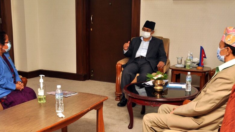 कर्णालीका दुई मन्त्रीले भेटे गृहमन्त्री, कोरोना खोपबारे कुराकानी