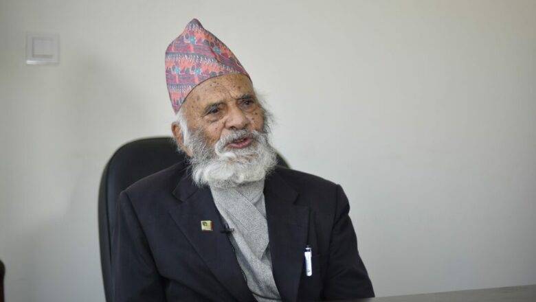 ९६ वर्षीय वरिष्ठ अधिवक्ता भण्डारी भन्छन्- न्यायालयमा हुने मोलमोलाइका नाइके चोलेन्द्रशमसेर