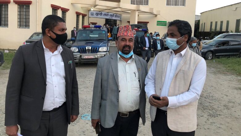 प्रभु साह एमाले केन्द्रीय कमिटी बैठकमा सहभागी