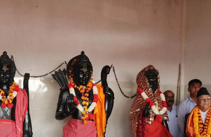 माडी पुगेर राम-सीताको मन्दिरमा पूजा गरे ओलीले