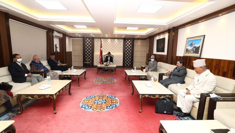 चुनावबारे सत्ता गठबन्धन छलफलमा, अपराह्न फेरि बैठक