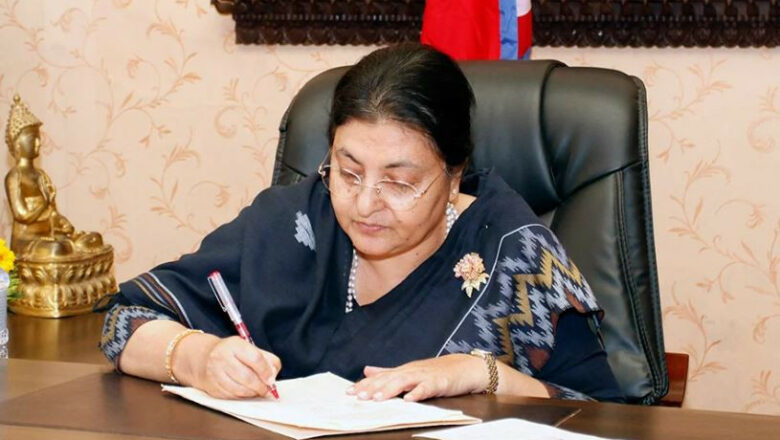 राष्ट्रपतिले अन्त्य गरिन् संसद अधिवेशन