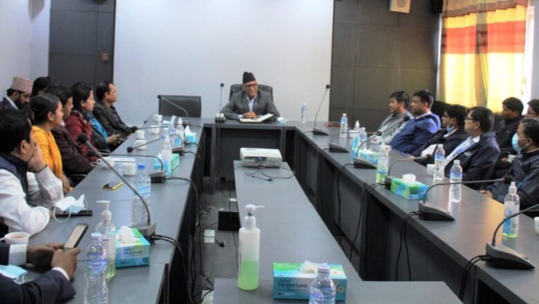 अध्यादेशबाट भए पनि संघीय निजामती सेवा ऐन ल्याउँछौं: मन्त्री बडू