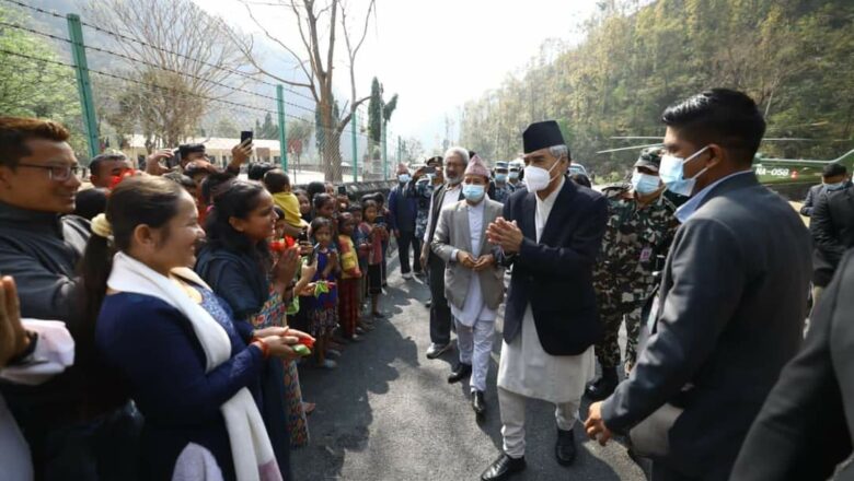 माथिल्लो तामाकोसी अवलोकन गर्न प्रधानमन्त्री दोलखामा