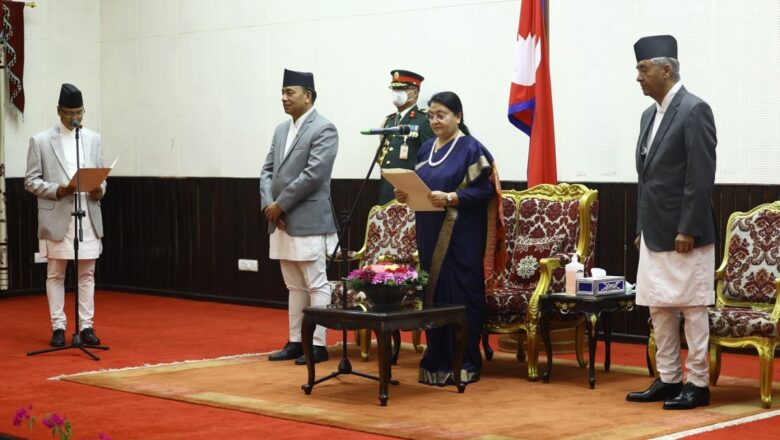 कानून मन्त्री बन्दीले लिए सपथ