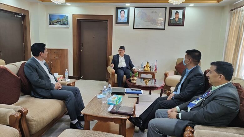 स्थानीय चुनावबारे छलफल गर्न प्रकाण्डले भेटे गृहमन्त्री खाणलाई