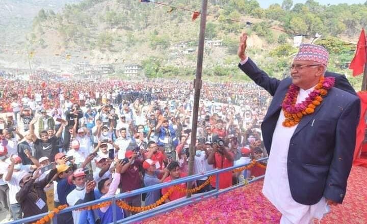 गठबन्धनलाई ओलीको व्यंग्य: पाँच बाख्रा एक ठाउँमा भए पनि भैंसी जत्रो हुँदैन