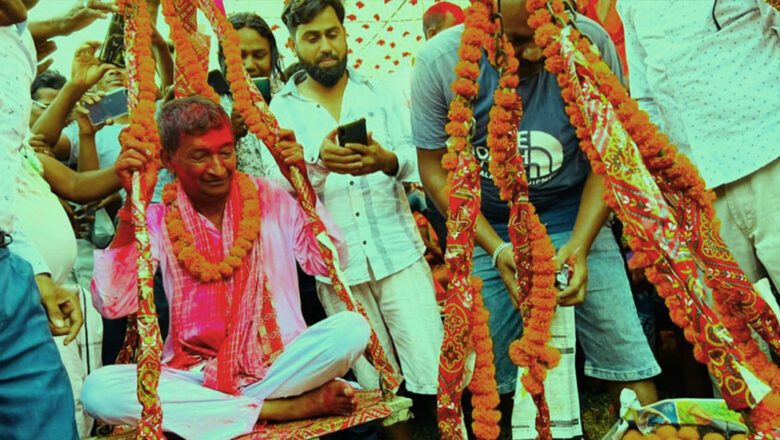 बाराको कलैयाका नवनिर्वाचित मेयरलाई उनको तौल बराबर लड्डुले स्वागत