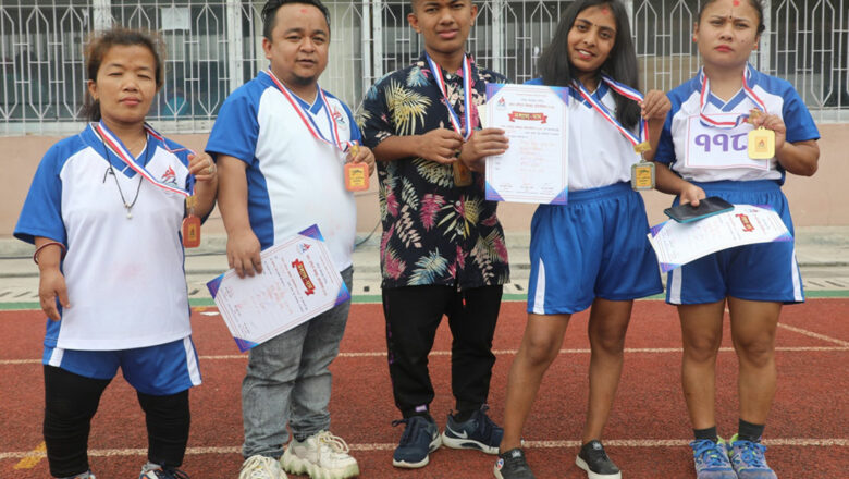 निशान र चन्द्रमालाई स्वर्ण