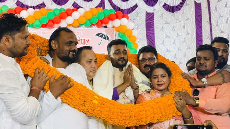 मन्त्री प्रदीप यादवलाई पर्सामा ५१ किलोको मालाले स्वागत