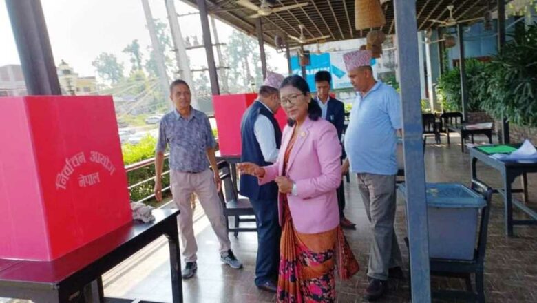 चितवनमा नमूना मतदान 