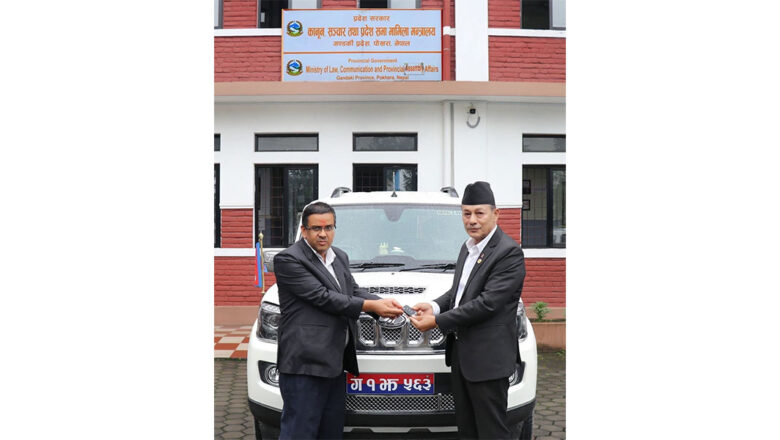 गण्डकीका कानुनमन्त्री थापाले सरकारी गाडी फिर्ता गरे