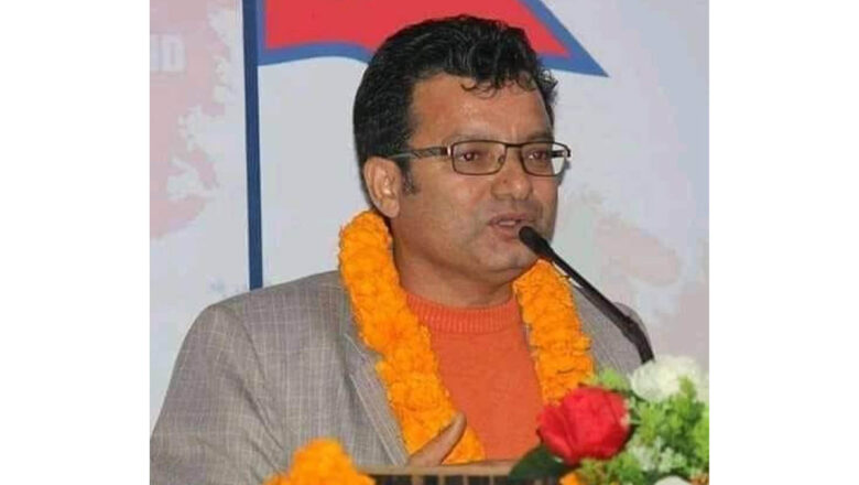 कांग्रेसको काखमा बसेर माओवादीले शासन गर्दै छ : दिनेश कोइराला