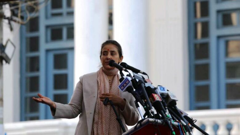 बलिउड अभिनेत्री मनिषा कोइरालाले मागिन् राप्रपाको पक्षमा मत