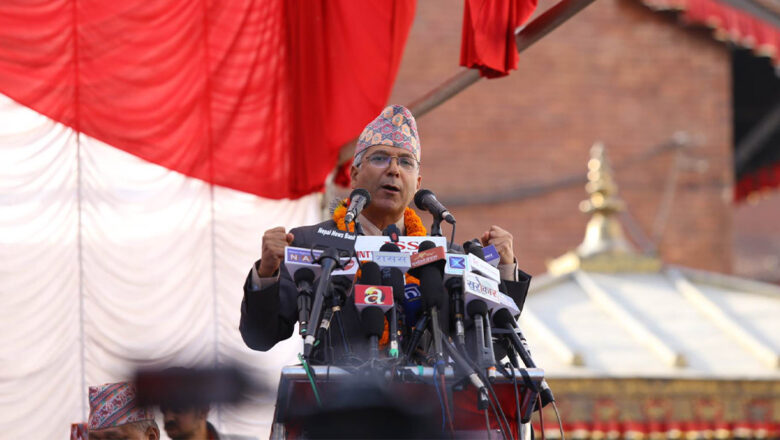 <strong>माओवादी पेन्डुलम भइसक्यो : रवीन्द्र मिश्र</strong>