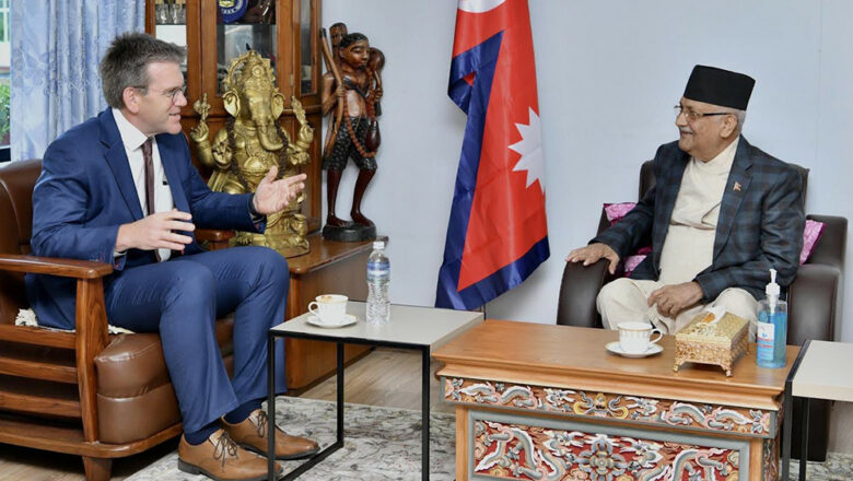 एमाले अध्यक्ष ओली र अमेरिकी राजदूत थम्प्सनबीच भेटवार्ता