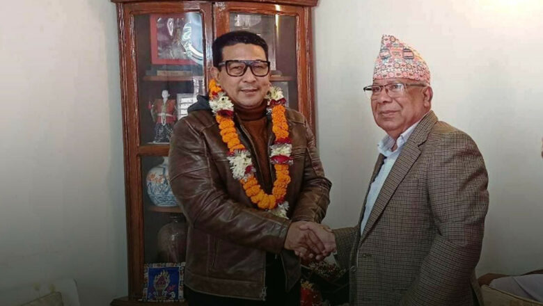 <strong>एकीकृत समाजवादीको एक्लो सांसद बनेर ‘मालदार’ मन्त्रालय ताक्ने मनाङेको दाउ</strong>