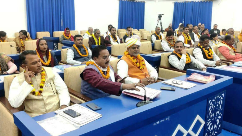 <strong>मधेस प्रदेशसभा : १०४ सदस्यले लिए शपथ, कर्ण र हैदरको रोकियो</strong>