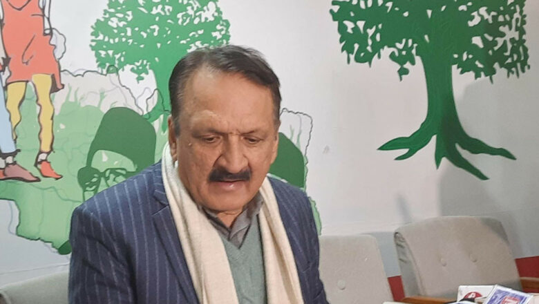 <strong>राजनीति आयुले होइन, आवश्यक्ताको सिद्धान्तले चल्छ : प्रवक्ता महत</strong>