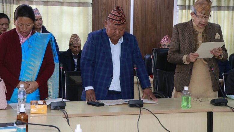 सांसदद्वय आले र राईले लिए शपथ