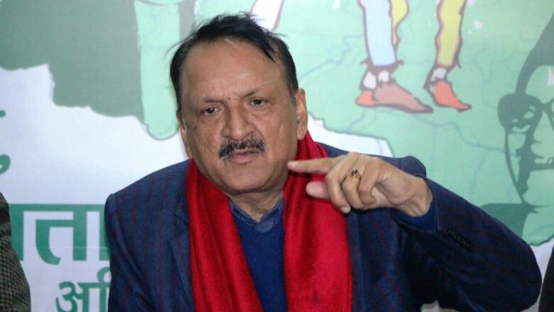 <strong>प्रचण्डलाई कांग्रेस प्रवक्ताको प्रश्न : संविधानमाथि खतरा देखियो, पक्षमा उभिने कि नउभिने ?</strong>