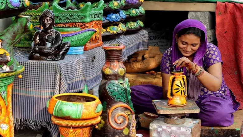 एक्काइस हजार महिलालाई हस्तकला सीप