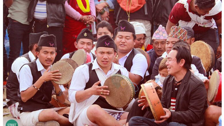 मगर भाषा पढाउँदै निसीखोला गाउँपालिका