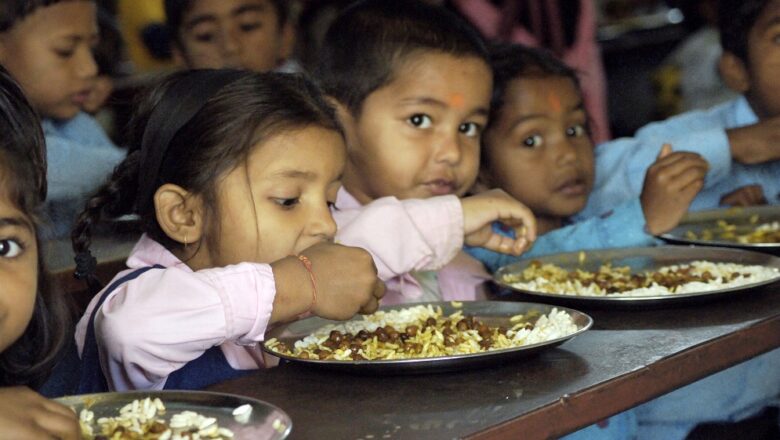 ‘दिवा खाजा कार्यक्रम’ नेपालमा सफल : प्रधानमन्त्री प्रचण्ड