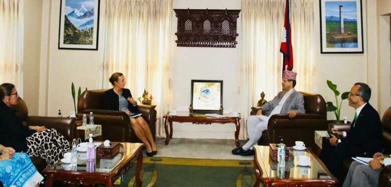 स्विडेनका सांसदहरूको टोलीले गर्यो परराष्ट्रमन्त्रीसँग शिष्टाचार भेट