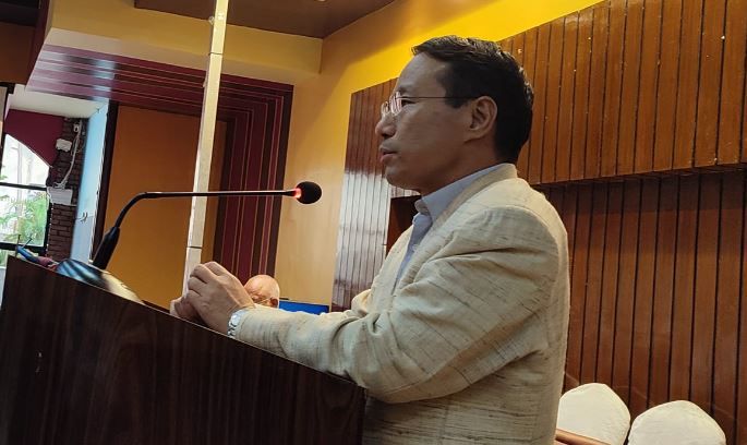 सत्ताबाहिर बस्नुपर्दा एमाले छट्पटिएको छ : पुन 