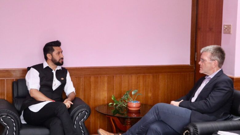 रास्वपा सभापति लामिछानेसँग अमेरिकी राजदूत थम्सनले गरे भेटवार्ता