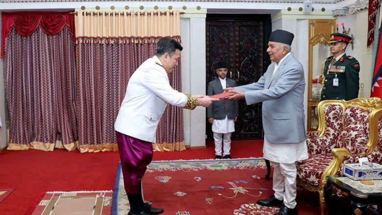 राष्ट्रपतिसमक्ष नवनियुक्त राजदूतले पेस गरे ओहोदाको प्रमाणपत्र